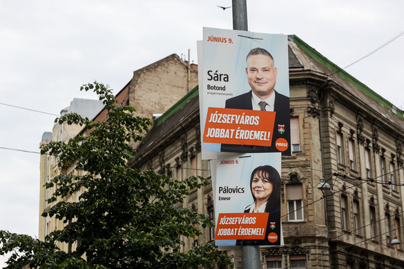 Három hét maradt a választási plakátok eltávolítására