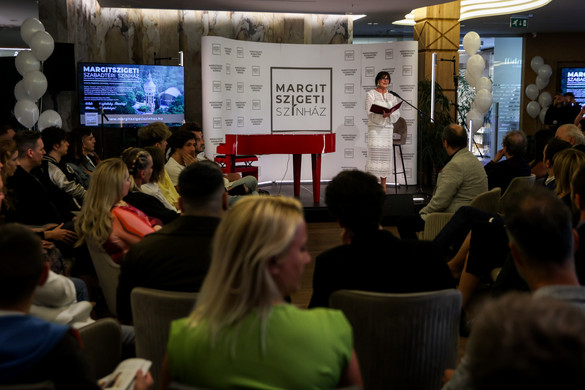 Jó hír a színházaknak