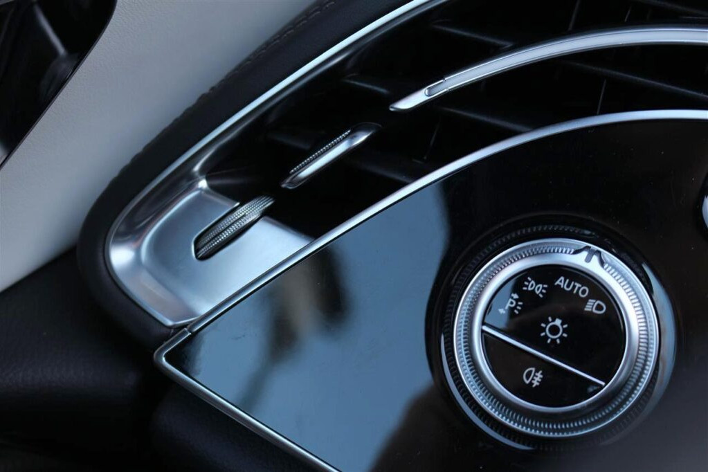 Mercedes-Benz E220d belső