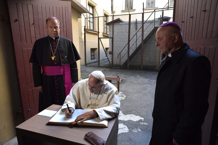 Fotó: AFP/Vatican Media/Handout Boldoggá avatták a meggyilkolt Michal Rapacz lengyel katolikus papot
