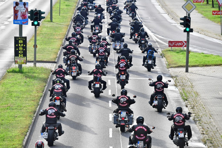 Fotó: AFP/Tobias Schwarz Egyre több törvényen kívüli motorosbanda alakul Hollandiában
