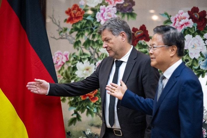 Fotó: AFP/DPA Picture-Alliance/DPA/Sebastian Christoph Gollnow Berlin szerint a Kínára kivetett uniós vám nem büntetés
