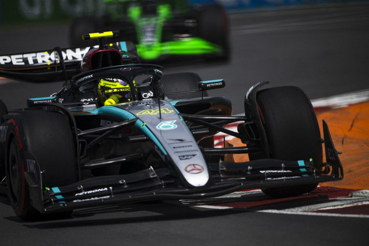 Hamilton volt a leggyorsabb a harmadik szabadedzésen