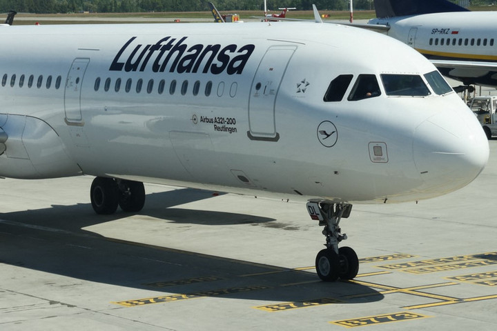 Fotó: NurPhoto via AFP/NurPhoto/Jakub Porzycki Washington négymillió dolláros bírsággal sújtja a Lufthansát zsidó utasok diszkriminálása miatt