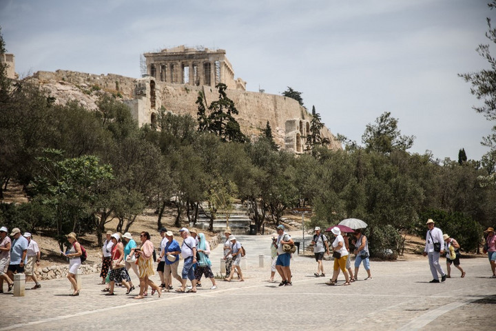 Fotó: AFP/Hans Lucas/Aris Oikonomou Újabb turista életét oltotta ki a hőség Görögországban