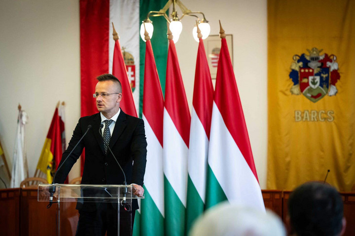A kormány és az önkormányzat együttműködését hangsúlyozta