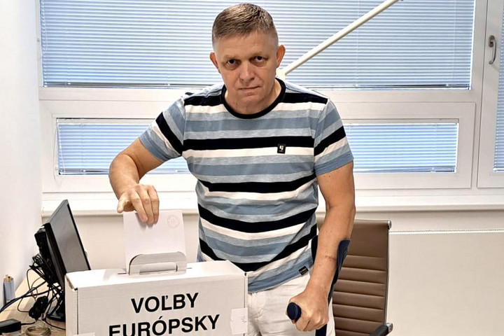 Robert Fico üzent a kórházból