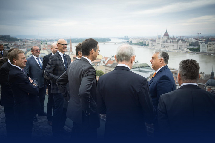 Orbán Viktor a legnagyobb európai iparvállalatok vezetőivel tárgyalt