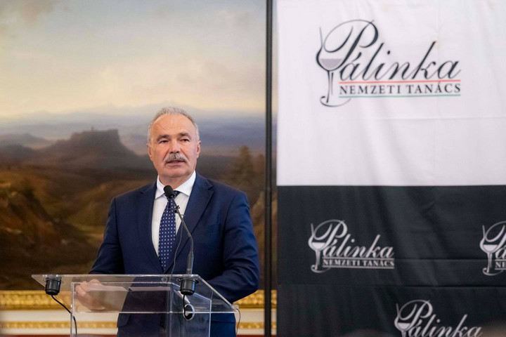 Fotó: Facebook/Nagy István Nagy István: Megőrizzük hazánk pálinkakultúráját
