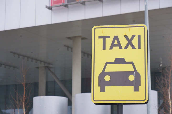 Szexragadozó taxishiéna vadászott ittas nőkre a budapesti éjszakában