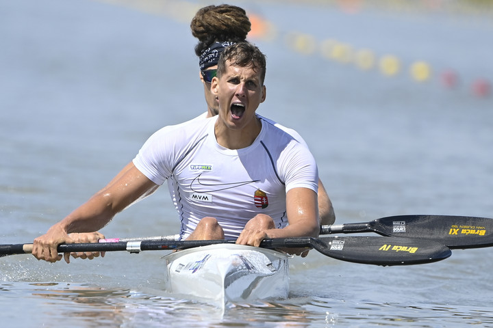 Egy-egy arany és bronz 200 méteren