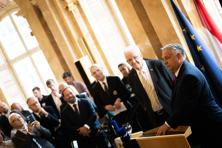 Fotó: MTI/Miniszterelnöki Sajtóiroda Orbán Viktor a baden-württembergi kormányfővel tárgyalt