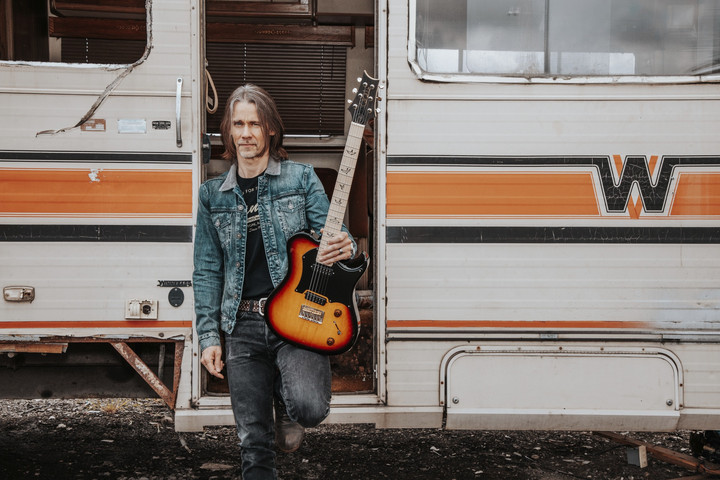 Myles Kennedy új albumával érkezik Budapestre