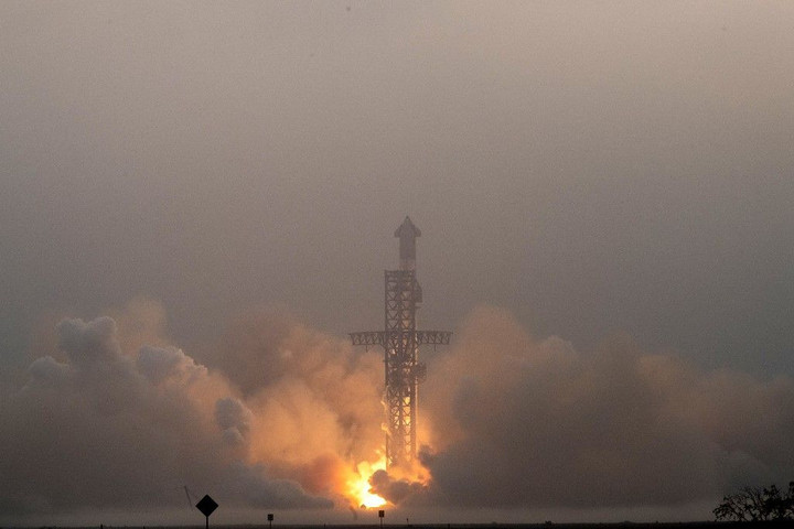 Fotó: AFP/Chandan Khanna Felrobbant a Starship – lángok, törmelék, káosz + VIDEÓ