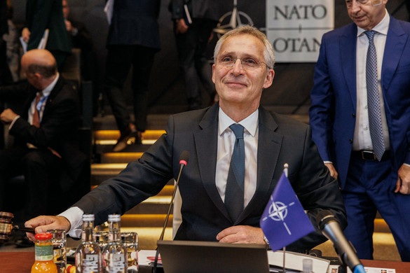 Stoltenberg szerint a tagállamok nagy része teljesíti a védelmi elvárást