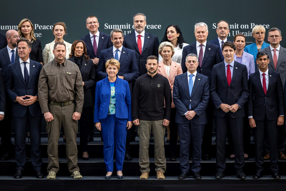 A Rada felháborodott a Zelenszkijjel készült fotó miatt a svájci csúcstalálkozón