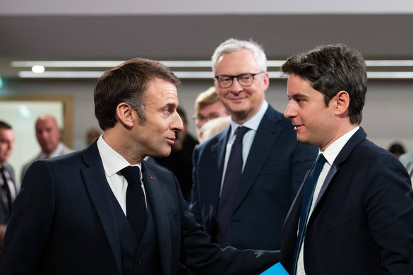Francia kormányfő: Macron a választások eredményétől függetlenül elnök marad