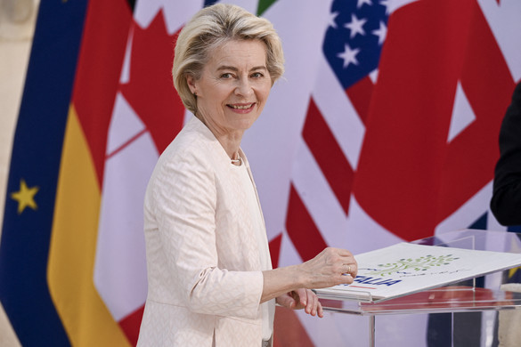 „Ursula von der Leyen az Európai Bizottság elnöki pozíciójában maradhat”