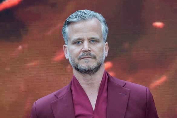 Haumann Máté főszereplésével mutatja be a Hamletet a Magyar Színház