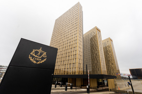 Büntetés az uniós bevándorlási politika megsértése miatt