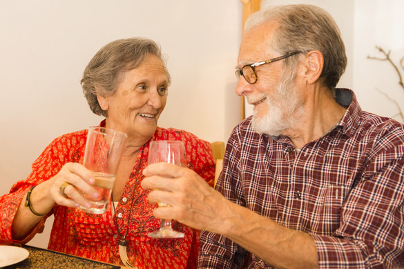 Az alkohol váratlan előnye az idősek számára