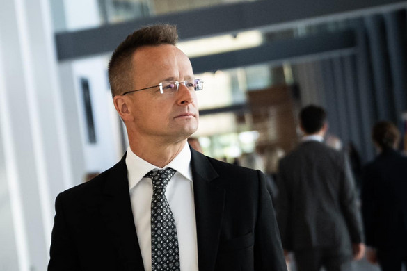 Szijjártó Péter gratulált a magyarul kiválóan beszélő új holland gazdasági miniszternek