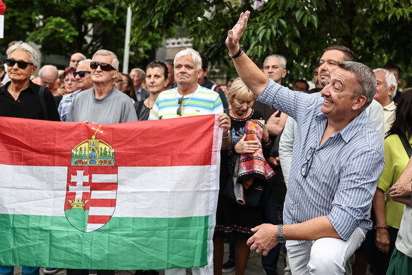 Bayer: Bármi áron ki kell maradni!