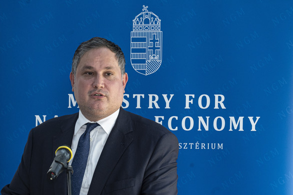 Nagy Márton az akkumulátorok újrahasznosítási lehetőségeiről egyeztetett