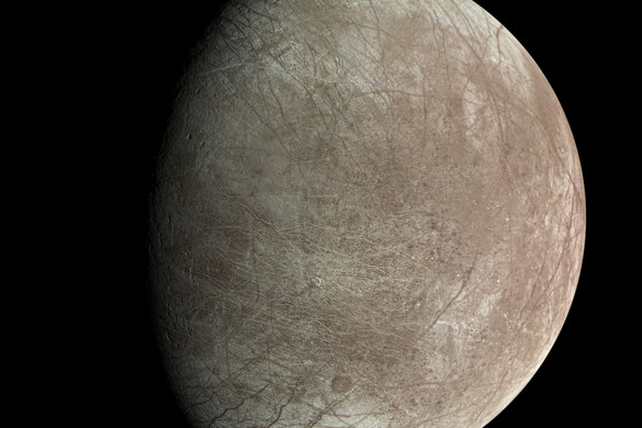 Mozgást észleltek a Jupiter-hold jégpáncélja alatt