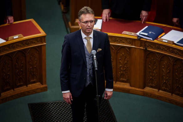 Hankó Balázs letette miniszteri esküjét