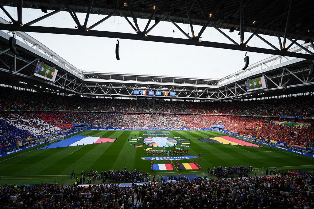 A kezdősípszóra várva az EURO 2024 Franciaország-Belgium mérkőzés előtt