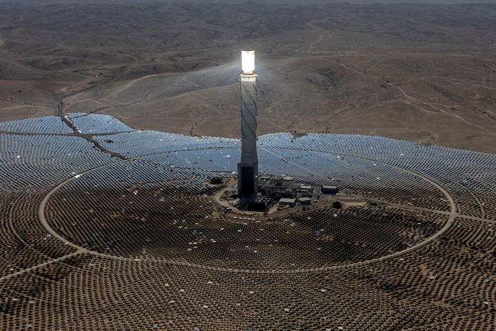 Fotó: AFP/Menahem Kahana Energia is terem a kibucban