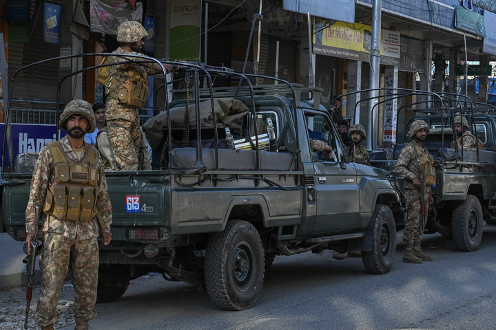 Pakisztánban őrizetbe vették az al-Kaida nemzetközi terrorhálózat egyik vezetőjét