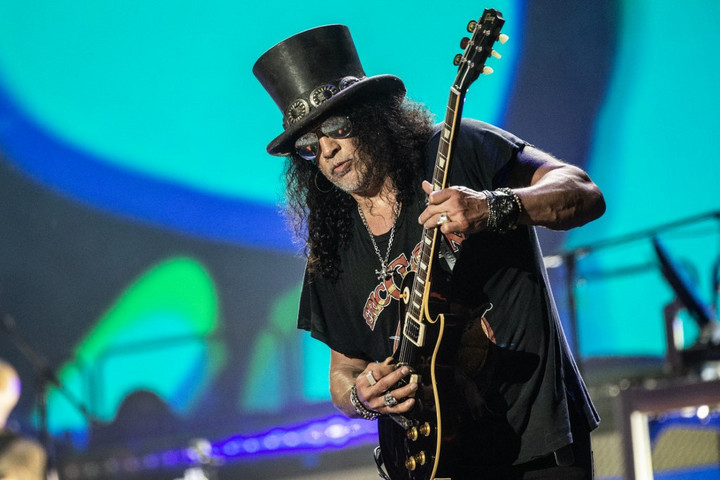 Gyászol a Guns N’ Roses legendás gitárosa