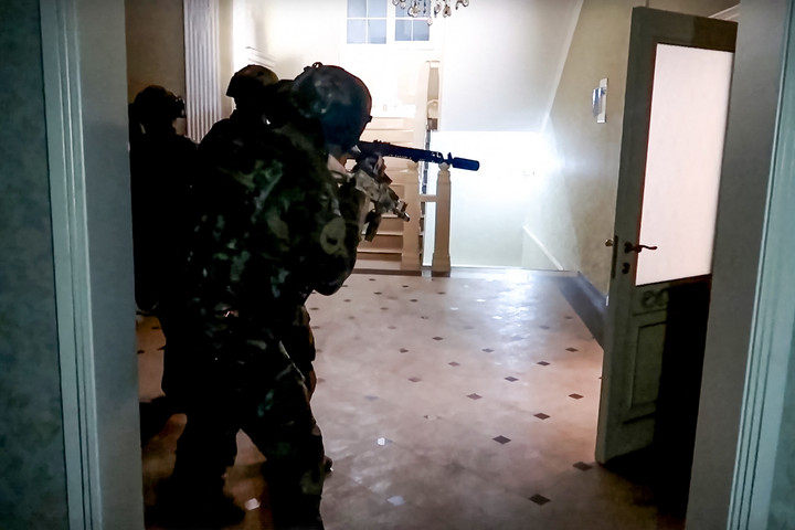 Terrorhullám söpörhet végig Oroszországon, megnyílhat a második front