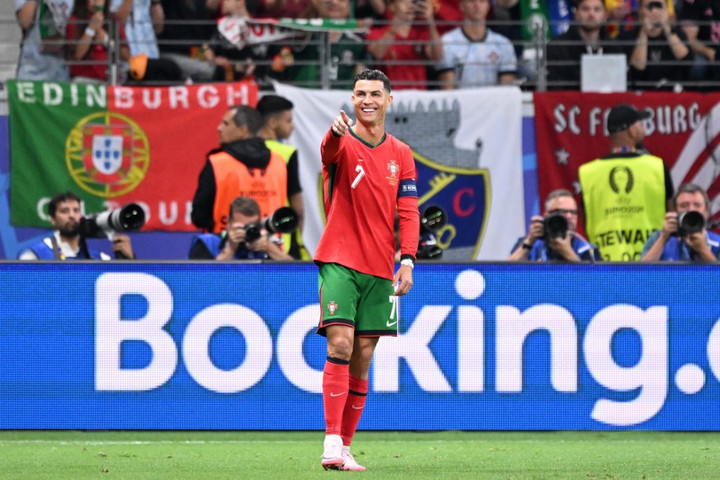 CR7 szögre akasztja a csukát?