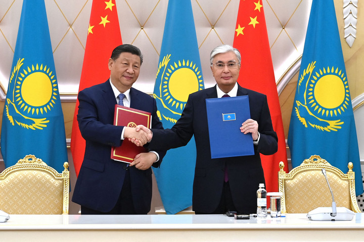 Kína támogatja Kazahsztán csatlakozását a BRICS-hez