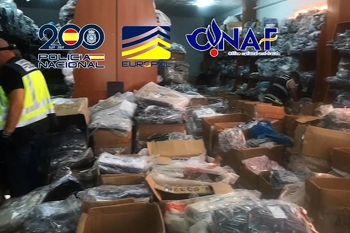 Fotó: AFP/Spanish National Police/Handout Kínai pénzmosó bandára csaptak le