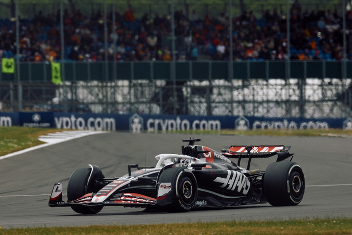 Fotó: AFP/Benjamin Cremel A Haas 2028-ig Ferrari-motorokat használ