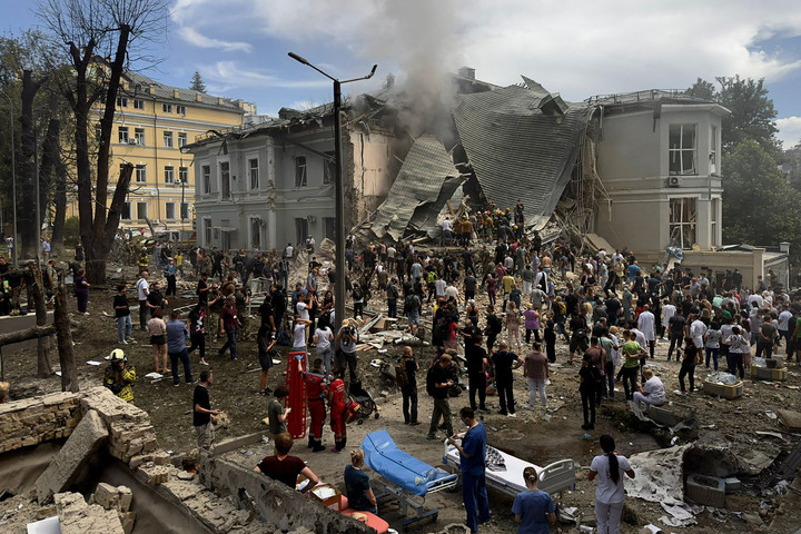 Mégsem az oroszok bombázták a kijevi gyermekkórházat?