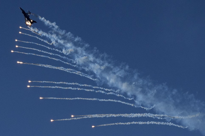 Fotó: AFP/Joe Kalmar Megérkezett Szlovákiába az első két F–16-os vadászgép