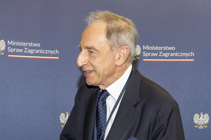 Varsó felszólította Magyarországot, hogy lépjen ki az EU-ból és a NATO-ból