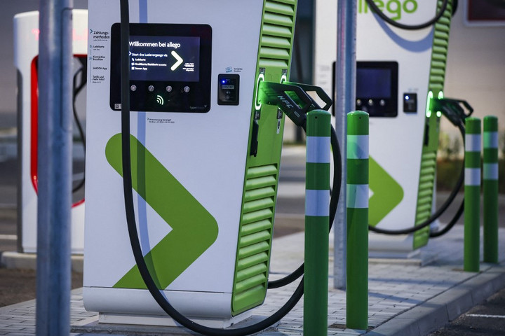 Fotó: AFP/dpa/Jan Woitas EM: Már tizenöt gyártó elektromos autóiból szerezhetnek be legalább százat állami támogatással a vállalatok