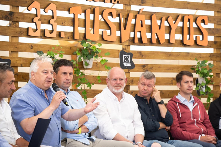 Fotó: Facebook/Semjén Zsolt „Aki meg akar maradni magyarnak, az megmaradhasson magyarnak”