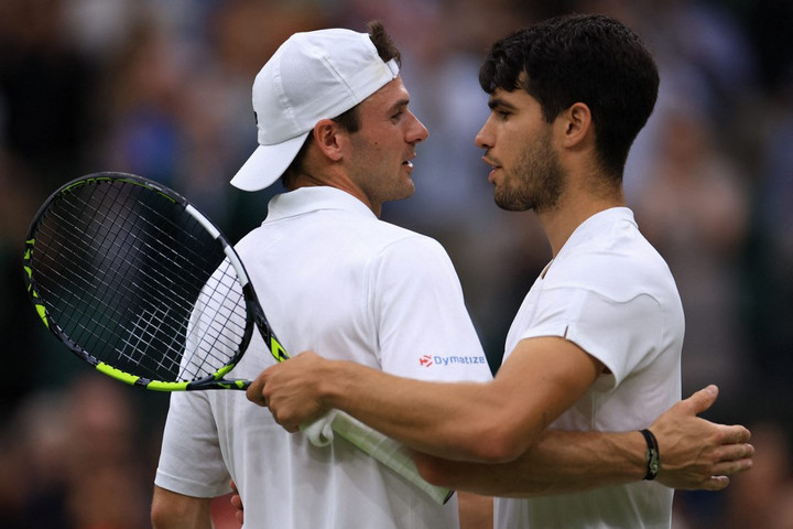 Wimbledon: elődöntőben a címvédő Alcaraz