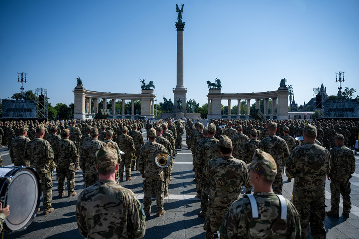 Fotó: MTI/Balogh Zoltán Vargha Tamás: Erős honvédségre van szükség