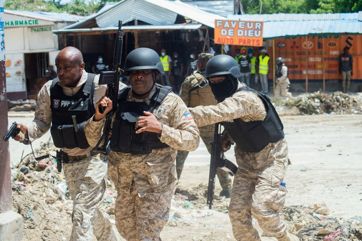 Fotó: AFP/Clarens Siffroy A Haiti rendőrség visszafoglalta a főváros legnagyobb kórházát