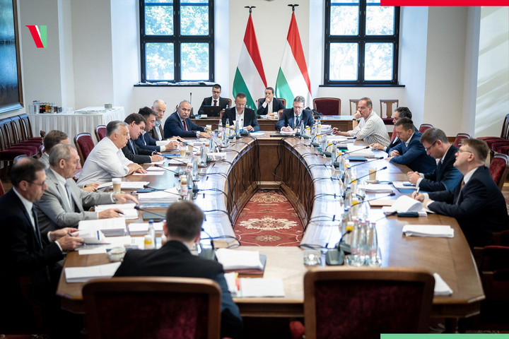 Fotó: Orbán Viktor Facebook-oldala Kormányülés, majd Peking?
