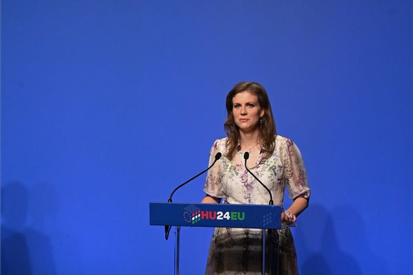 Fotó: MTI/Máthé Zoltán Raisz Anikó: A környezeti célok elérése érdekében tett lépéseknek a versenyképességet is erősíteniük kell