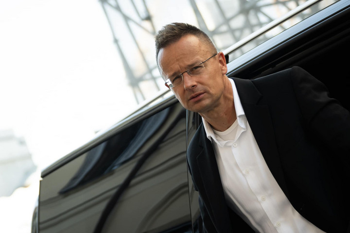 Szijjártó Péter: A magyar kormány folytatja a békemissziót + VIDEÓ